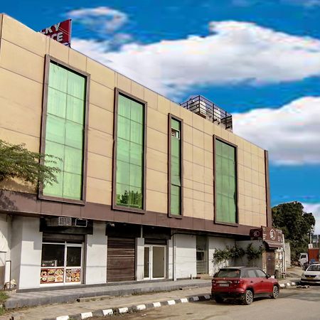 Hotel Silky Palace Near Igi Airportt ニューデリー エクステリア 写真