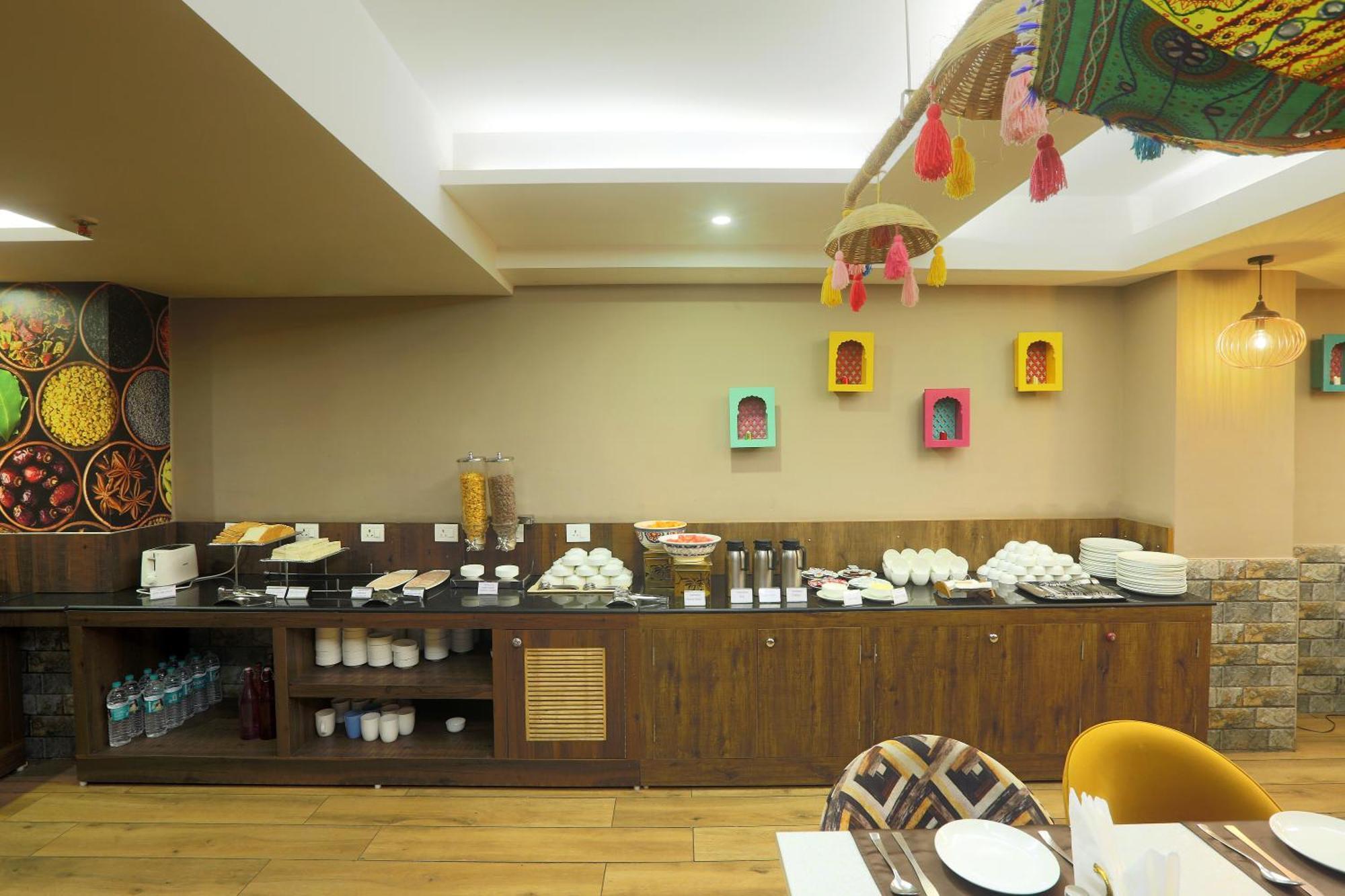 Hotel Silky Palace Near Igi Airportt ニューデリー エクステリア 写真