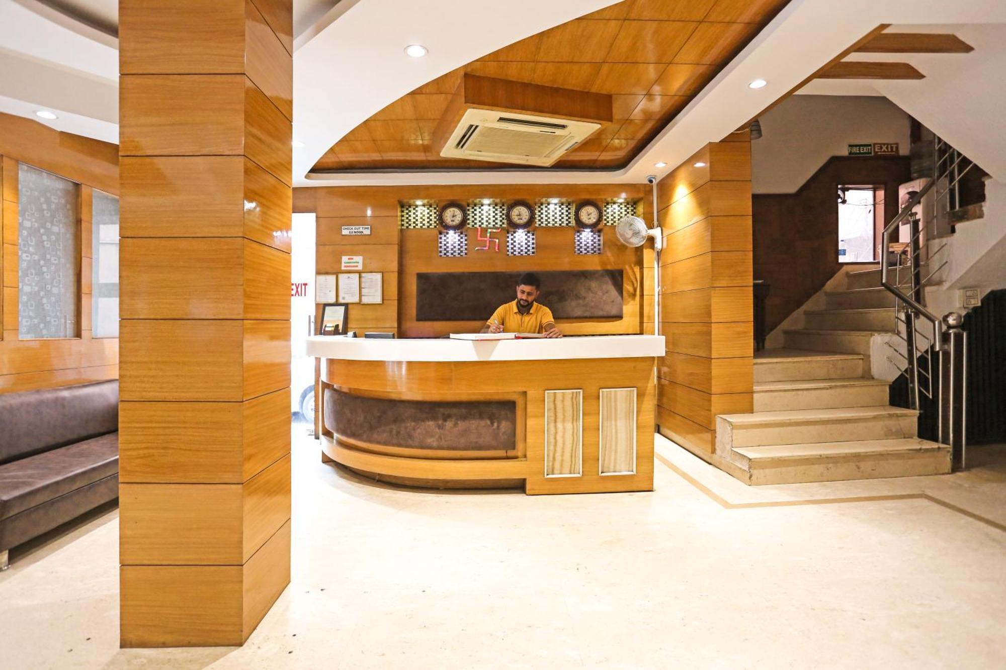 Hotel Silky Palace Near Igi Airportt ニューデリー エクステリア 写真