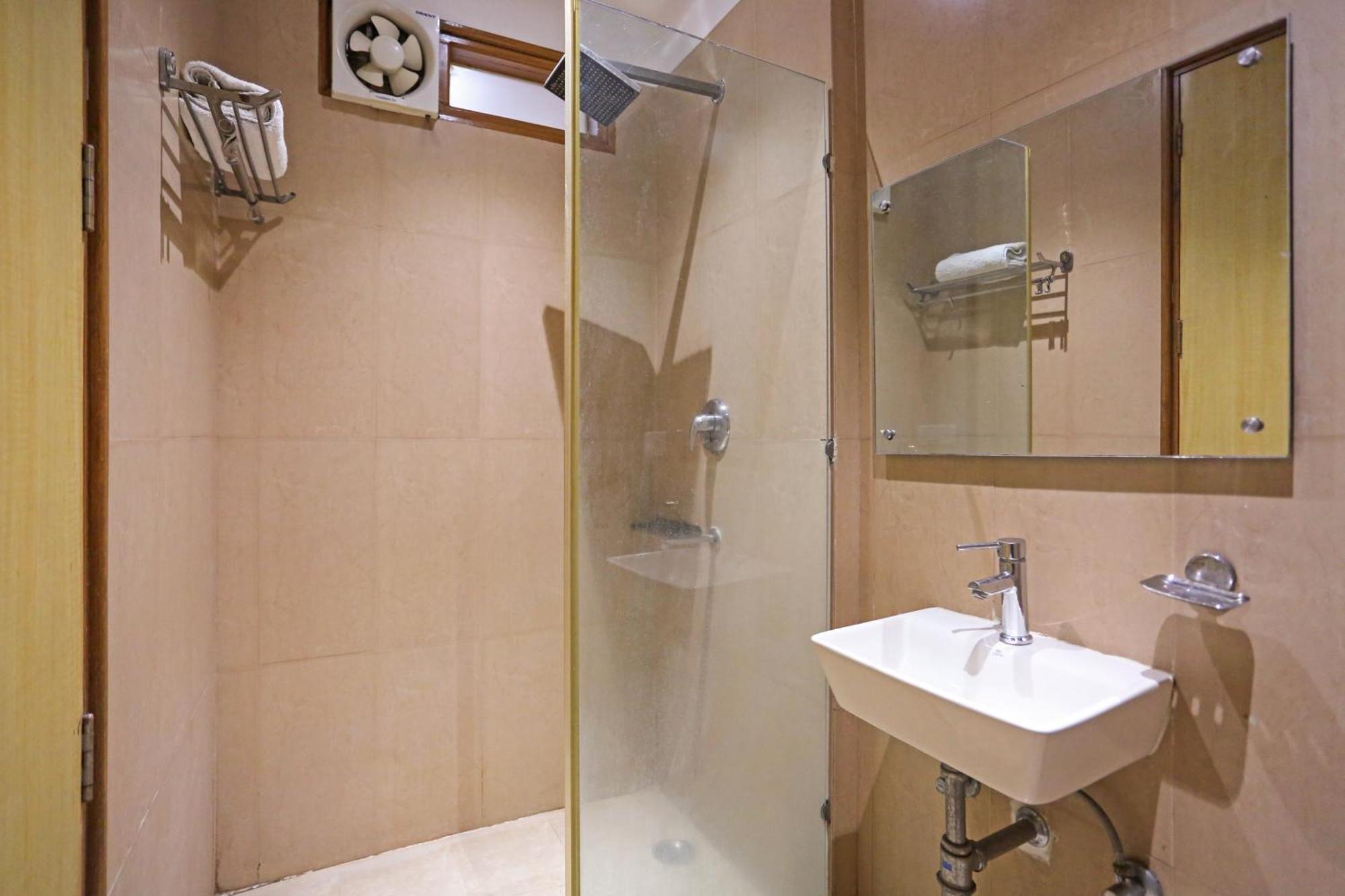 Hotel Silky Palace Near Igi Airportt ニューデリー エクステリア 写真