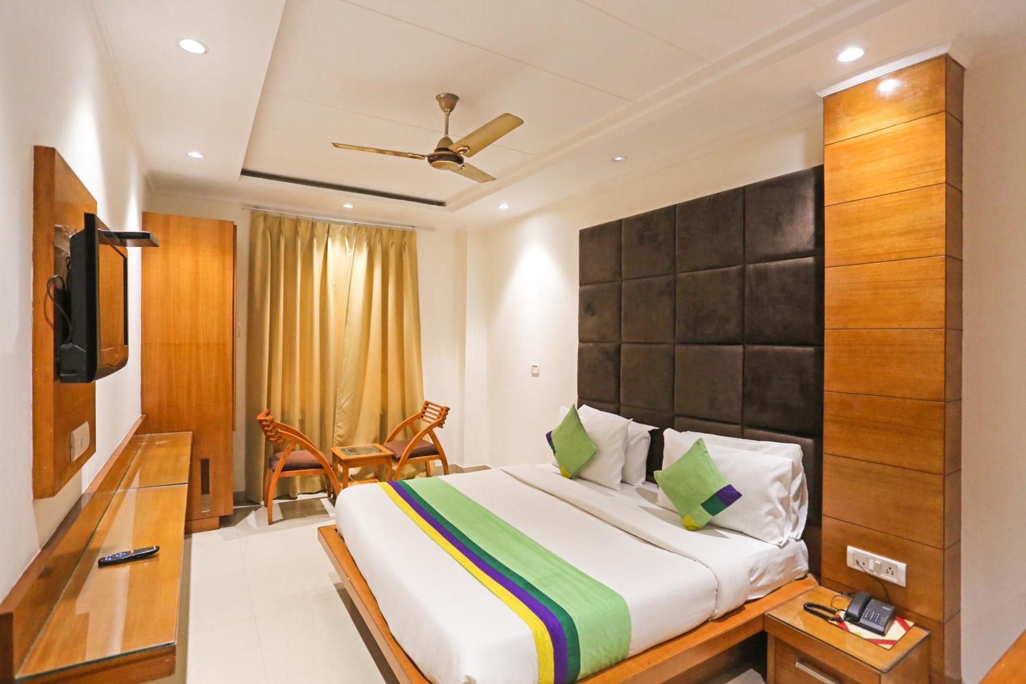 Hotel Silky Palace Near Igi Airportt ニューデリー エクステリア 写真
