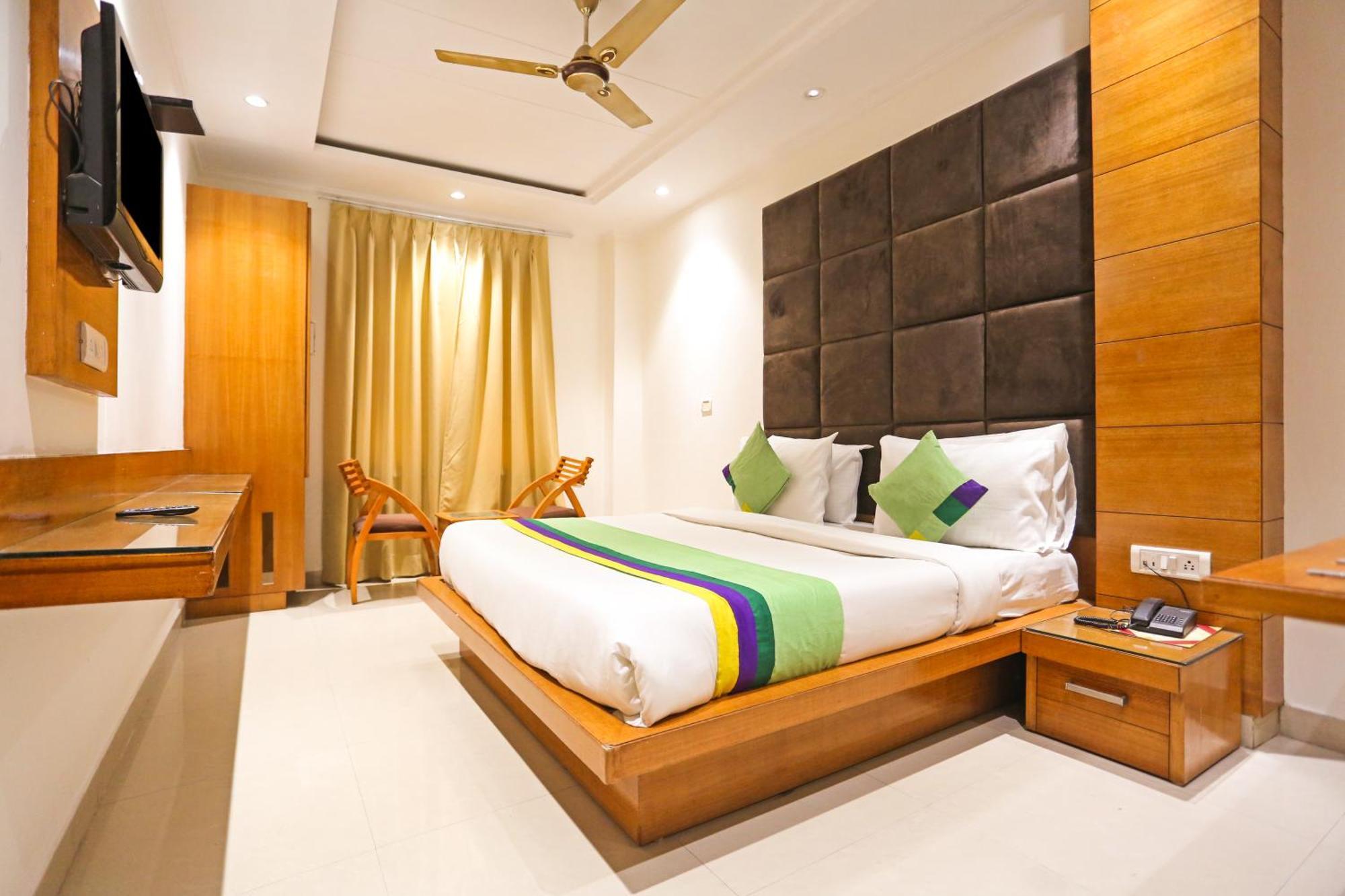 Hotel Silky Palace Near Igi Airportt ニューデリー エクステリア 写真