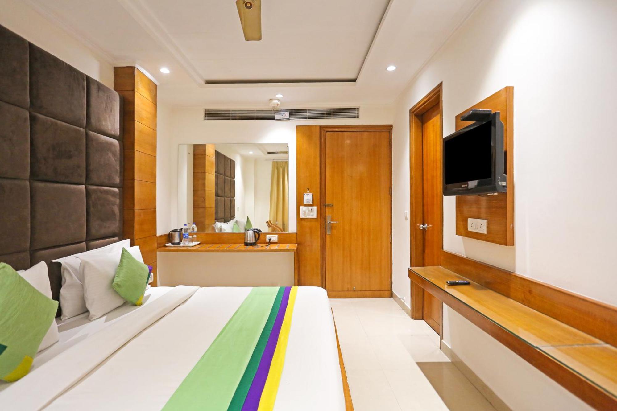 Hotel Silky Palace Near Igi Airportt ニューデリー エクステリア 写真