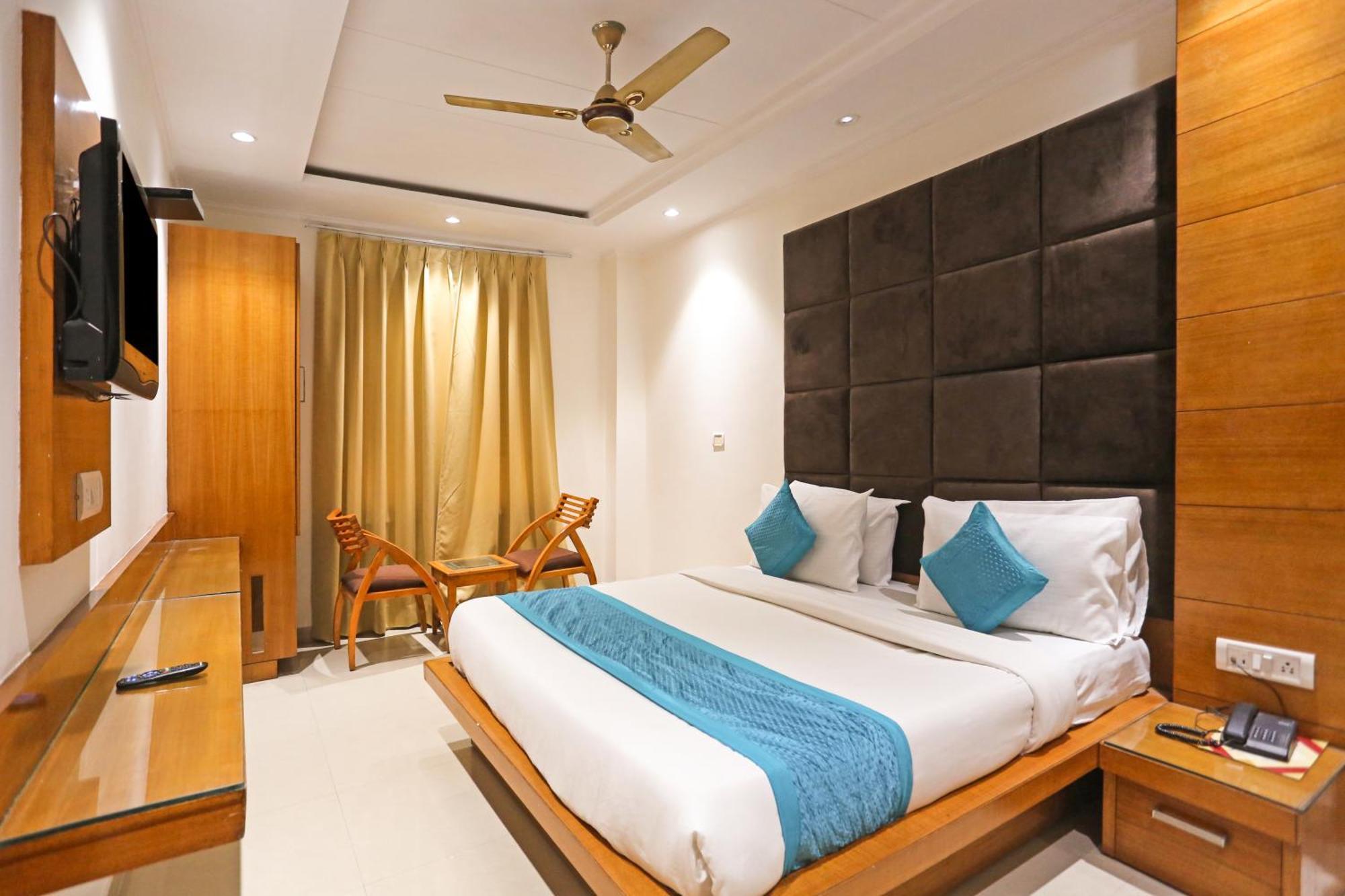 Hotel Silky Palace Near Igi Airportt ニューデリー エクステリア 写真