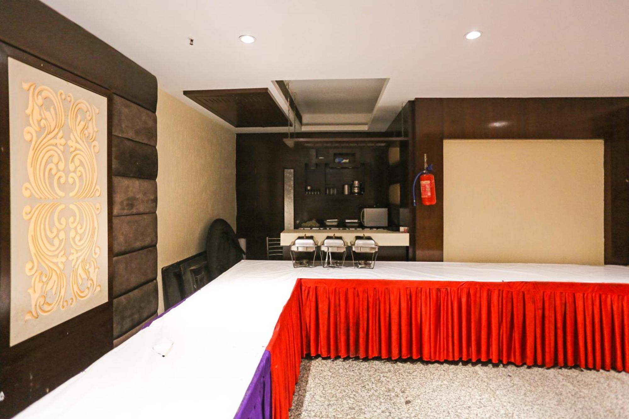 Hotel Silky Palace Near Igi Airportt ニューデリー エクステリア 写真