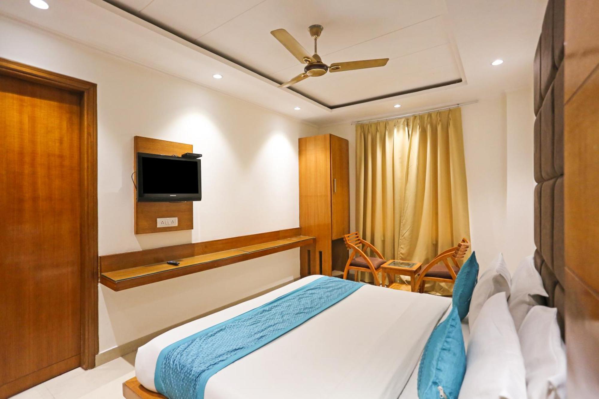 Hotel Silky Palace Near Igi Airportt ニューデリー エクステリア 写真