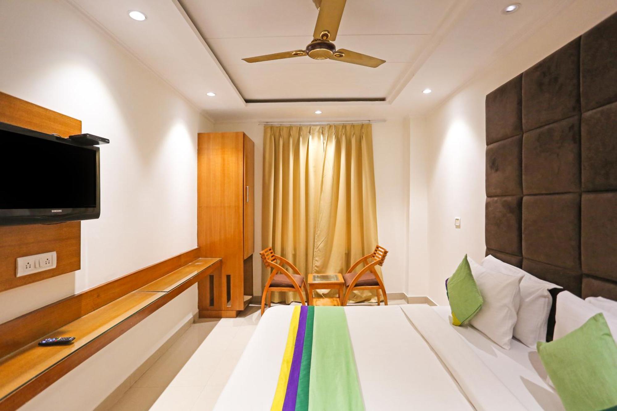 Hotel Silky Palace Near Igi Airportt ニューデリー エクステリア 写真