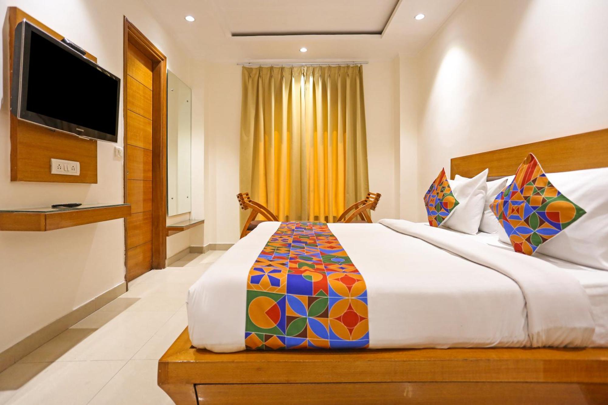 Hotel Silky Palace Near Igi Airportt ニューデリー エクステリア 写真