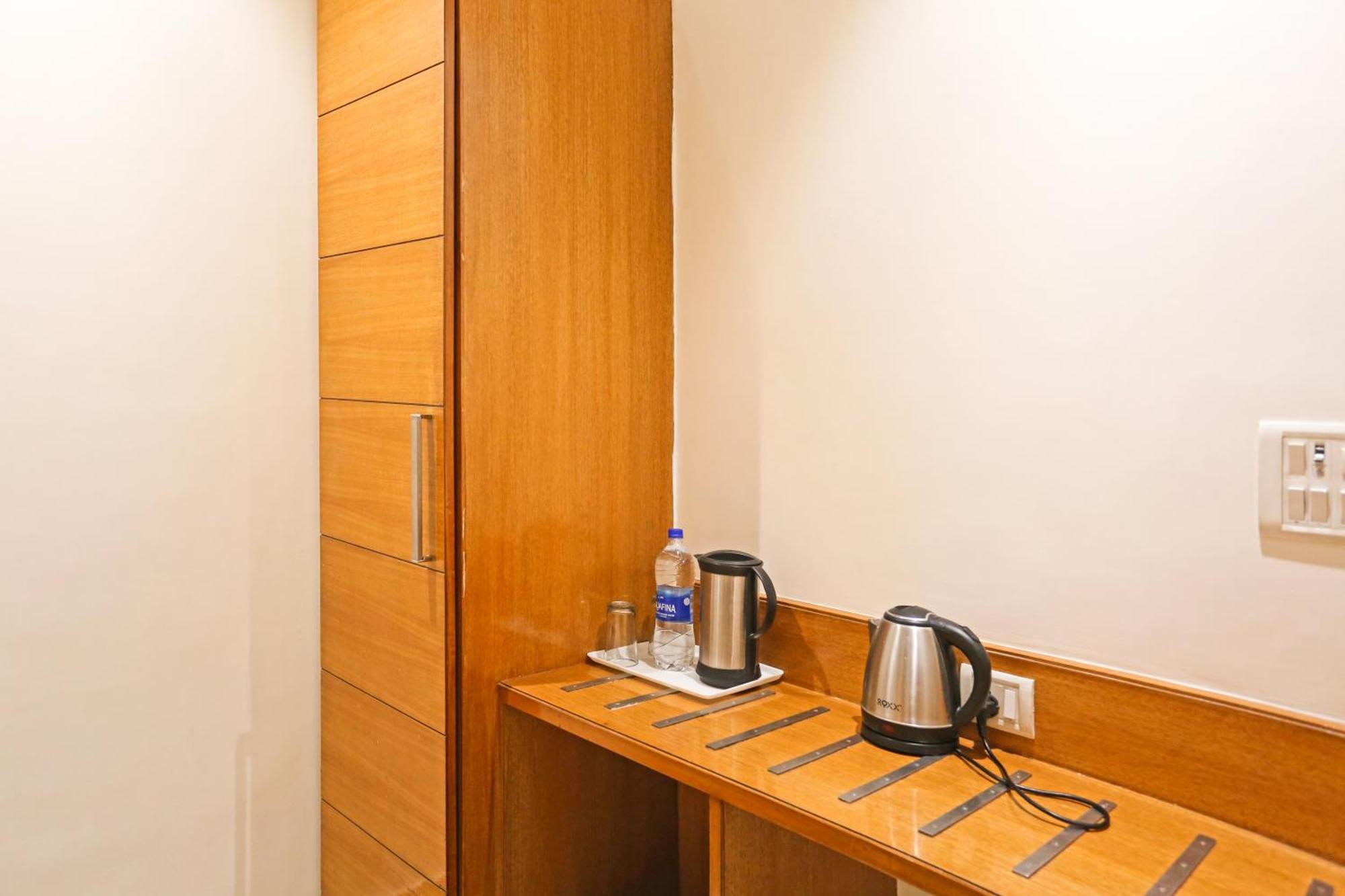 Hotel Silky Palace Near Igi Airportt ニューデリー エクステリア 写真
