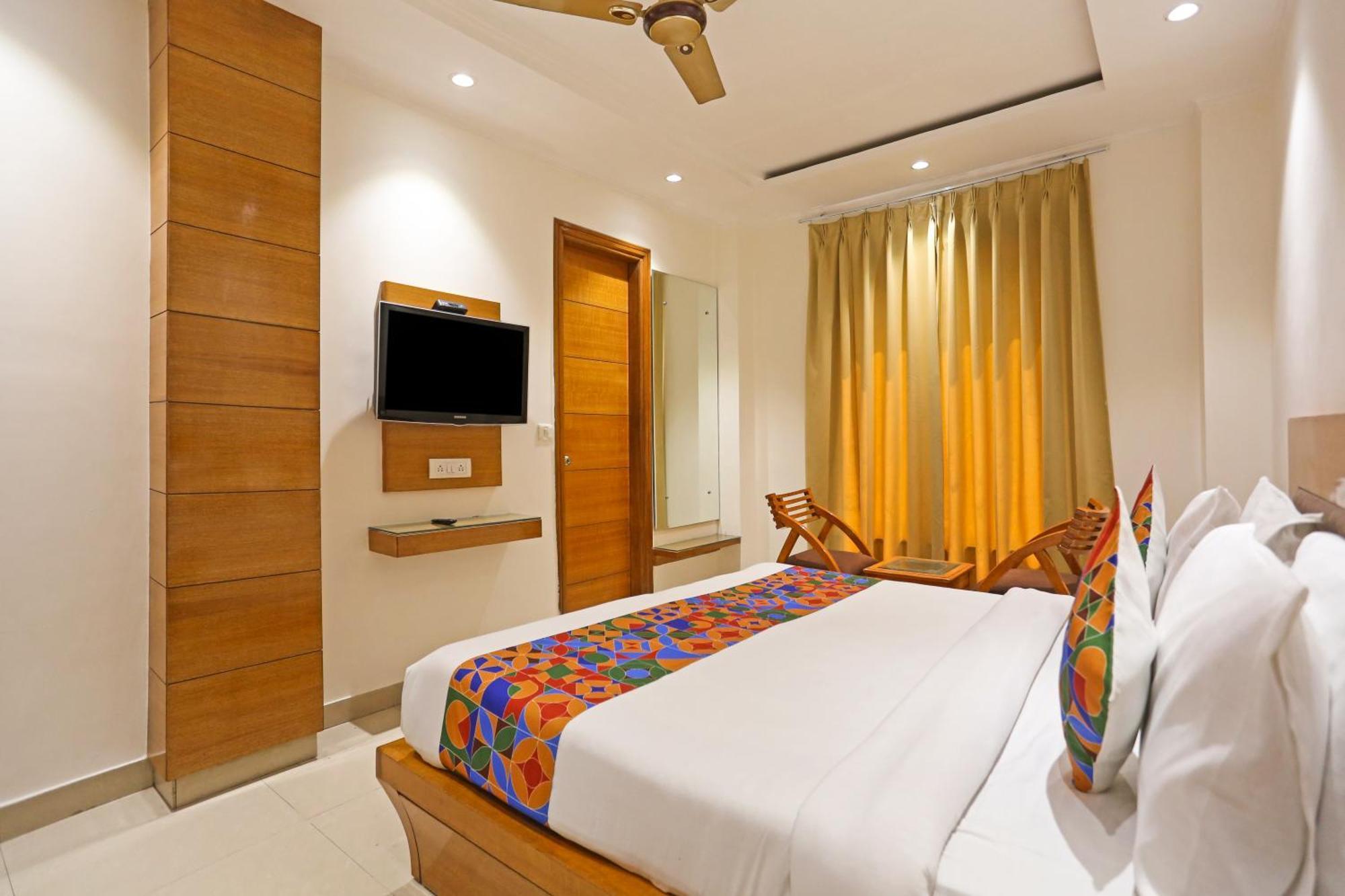 Hotel Silky Palace Near Igi Airportt ニューデリー エクステリア 写真
