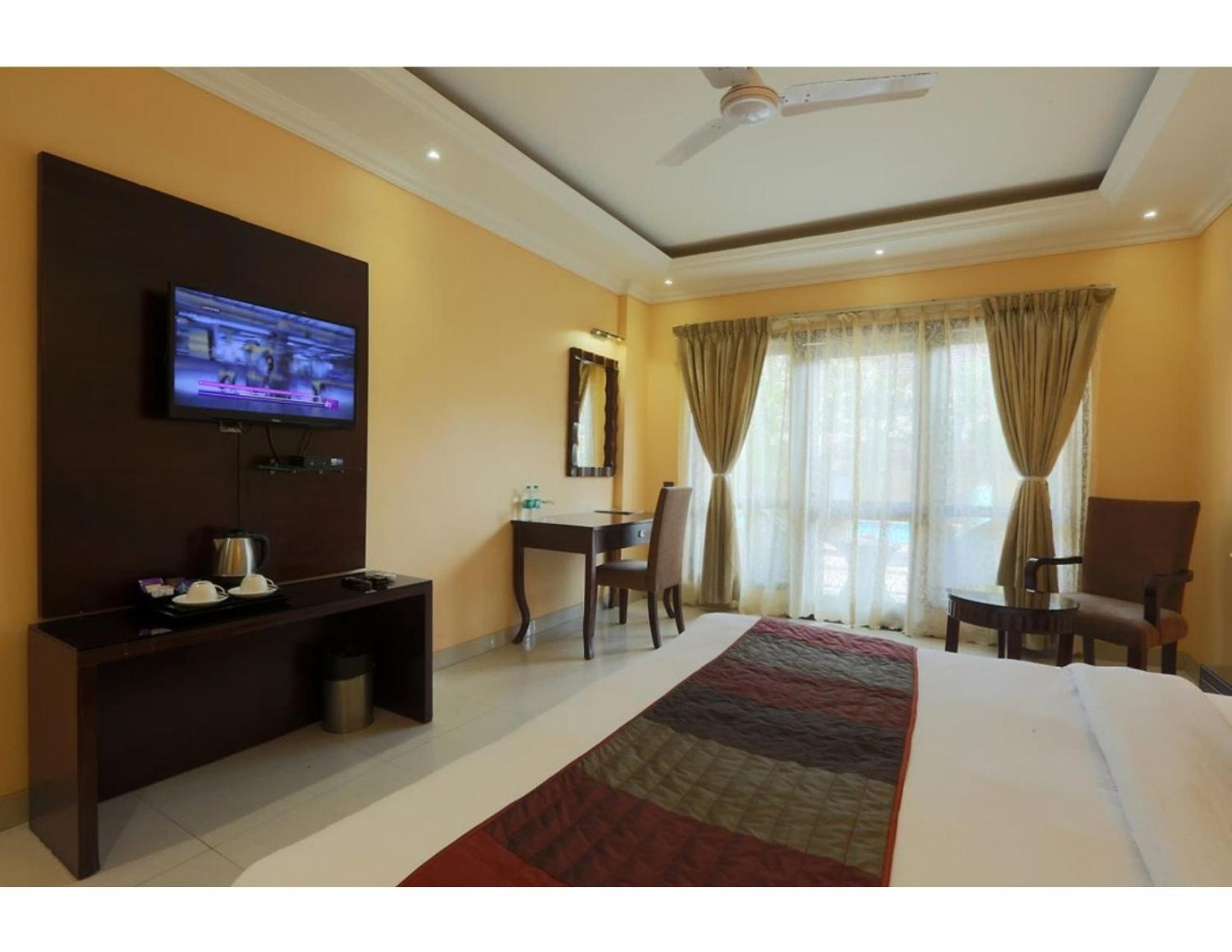 Hotel Silky Palace Near Igi Airportt ニューデリー エクステリア 写真
