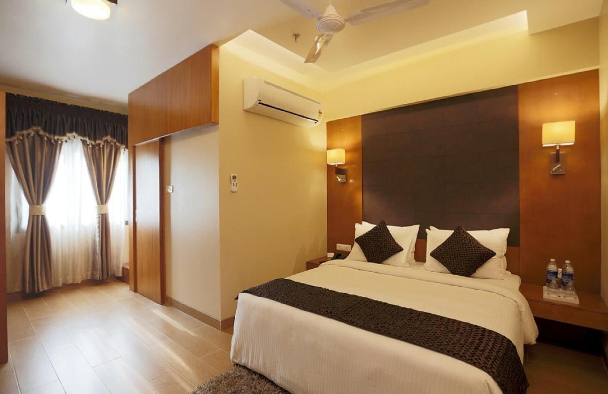 Hotel Silky Palace Near Igi Airportt ニューデリー エクステリア 写真