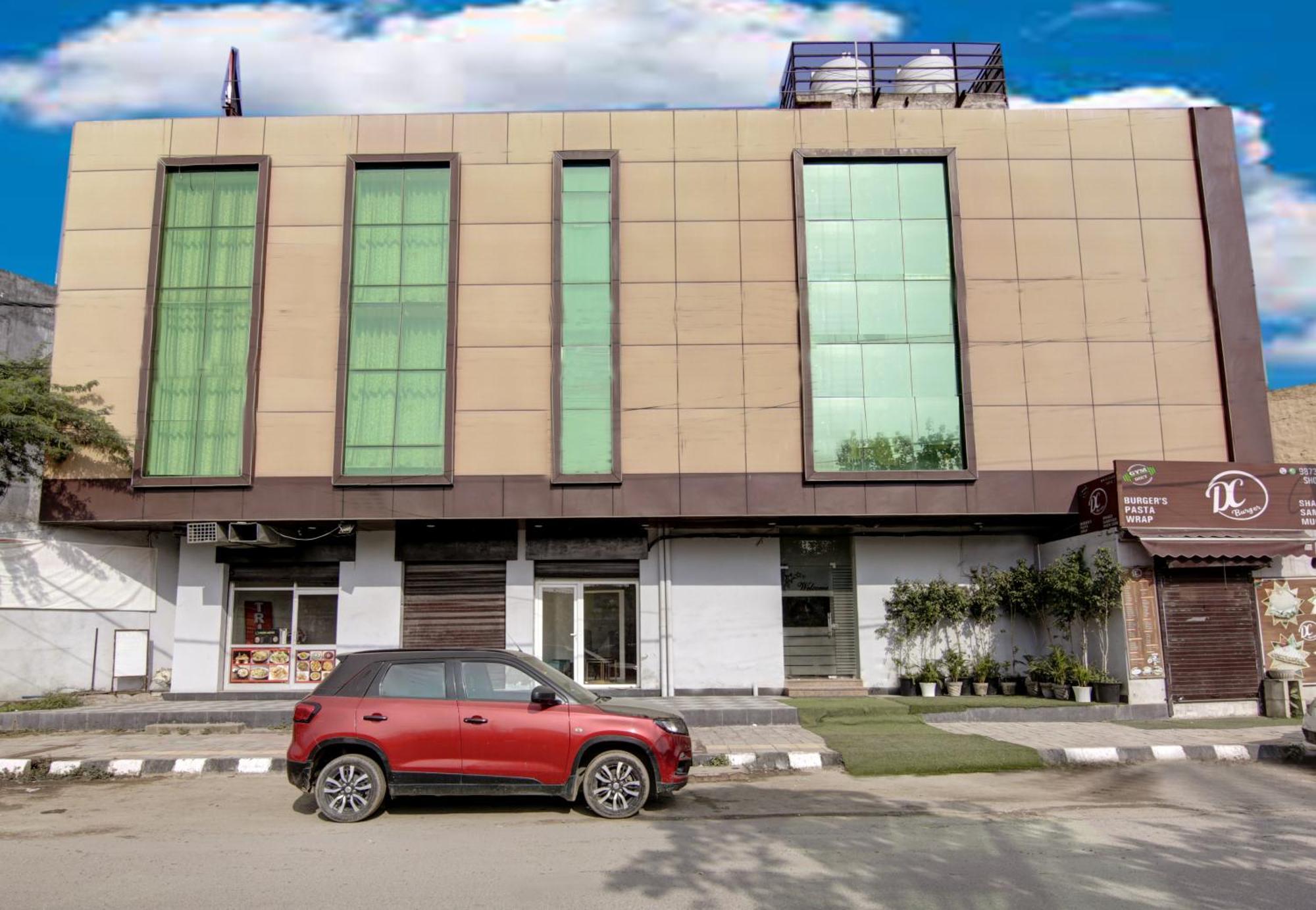 Hotel Silky Palace Near Igi Airportt ニューデリー エクステリア 写真